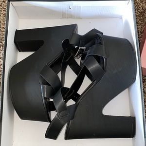 Open toe heeled sandals